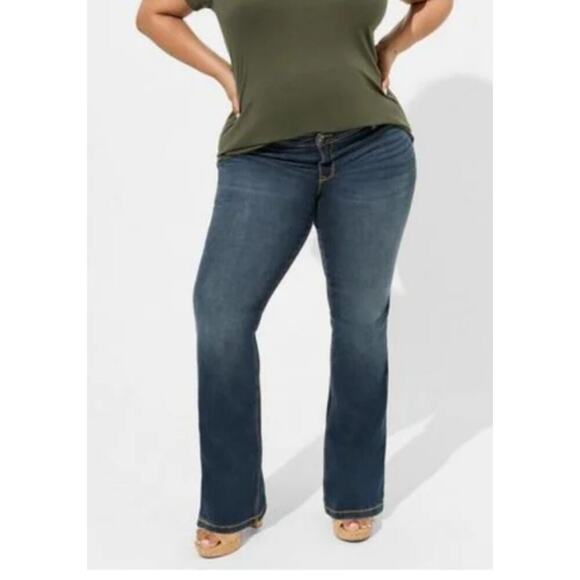 Torrid Slim Boot Cut Vintage Stretch Mid Rise Size 20 Whiskered  Dark Blue - Picture 1 of 8